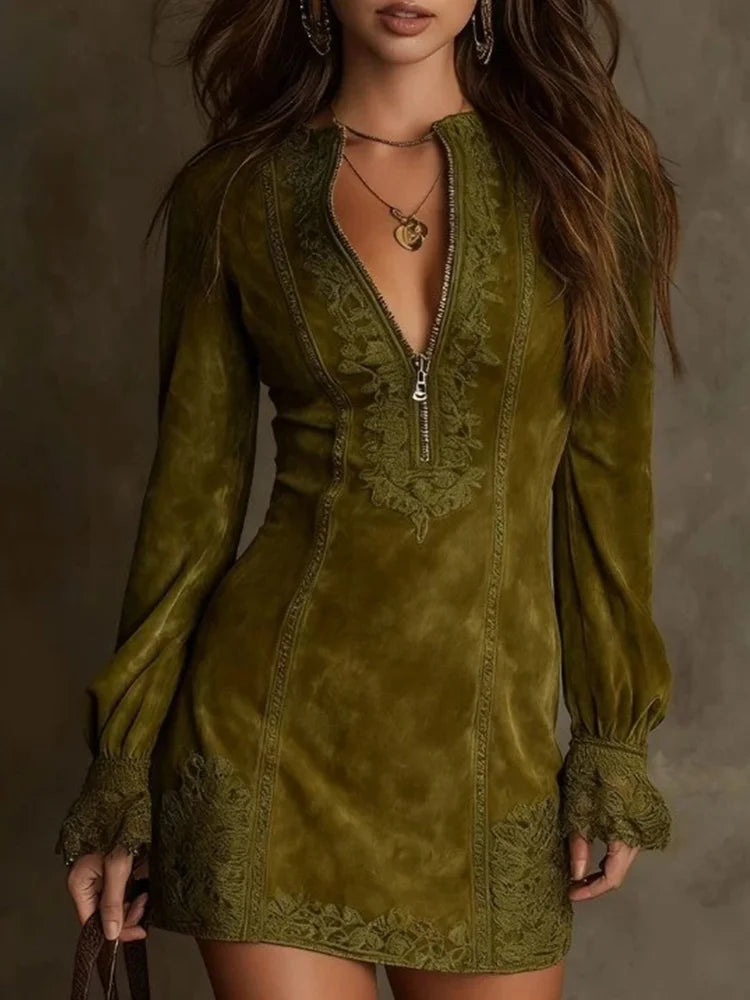 Gina™ – Kurzes Kleid aus Wildleder mit Spitze – Feminin &amp; Saffiniert 